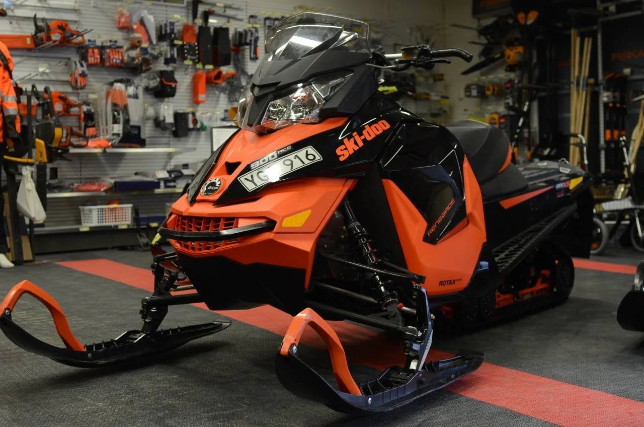 2016 Ski-Doo Renegade Adrenaline 900 ACE