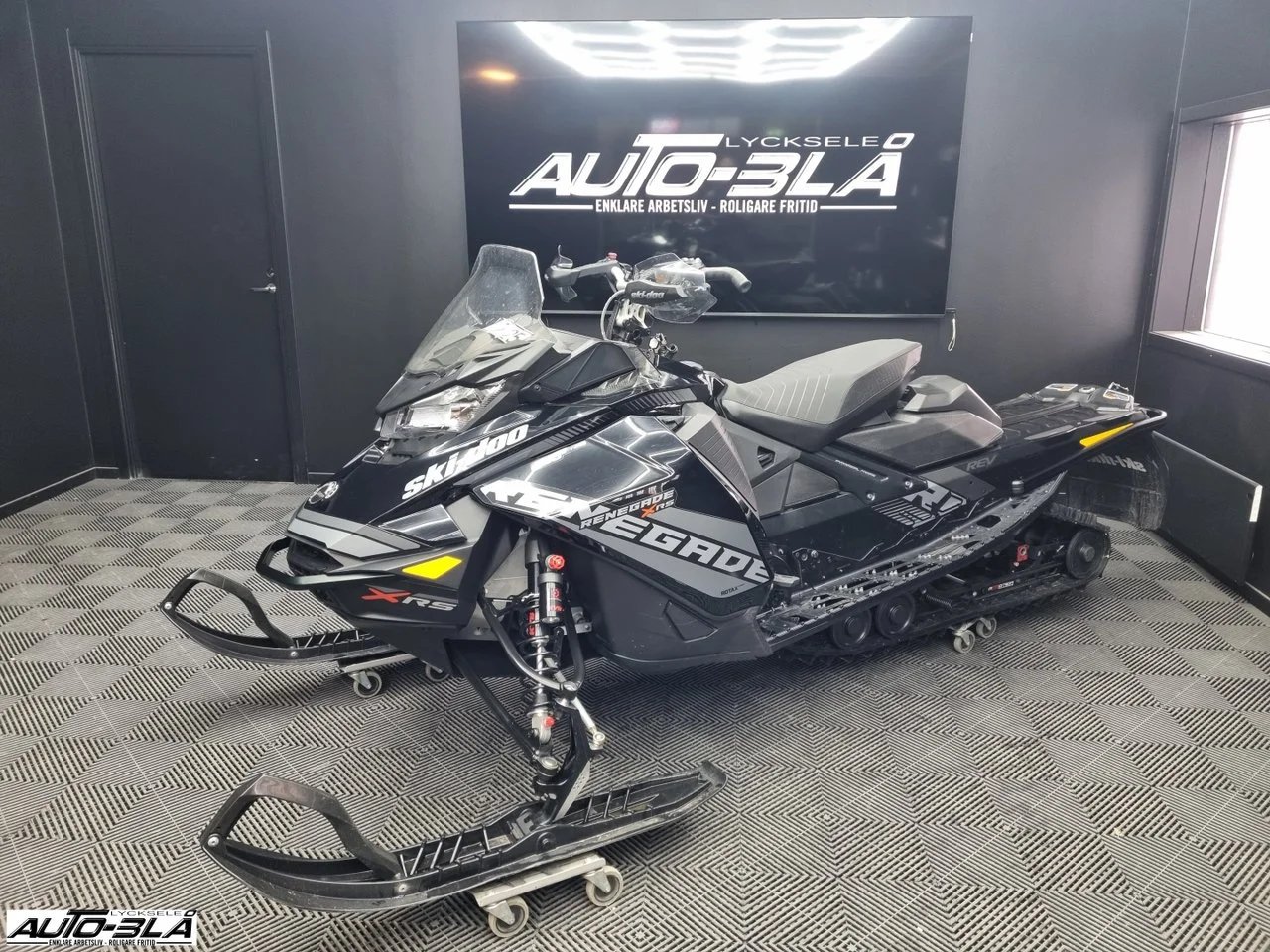 2018 Ski-Doo Renegade X-RS 850 E-Tec