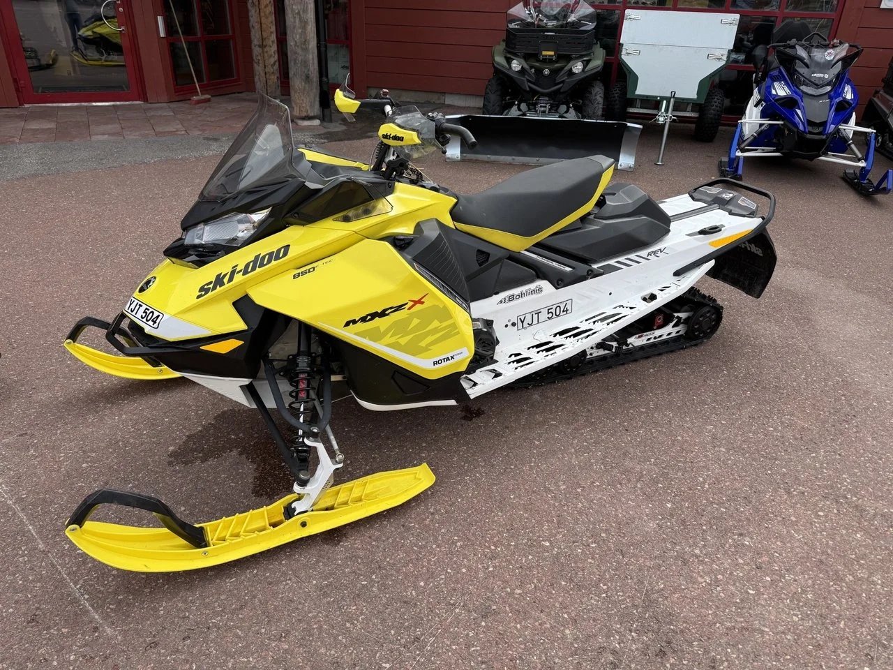 2017 Ski-Doo MXZ X 850 E-Tec