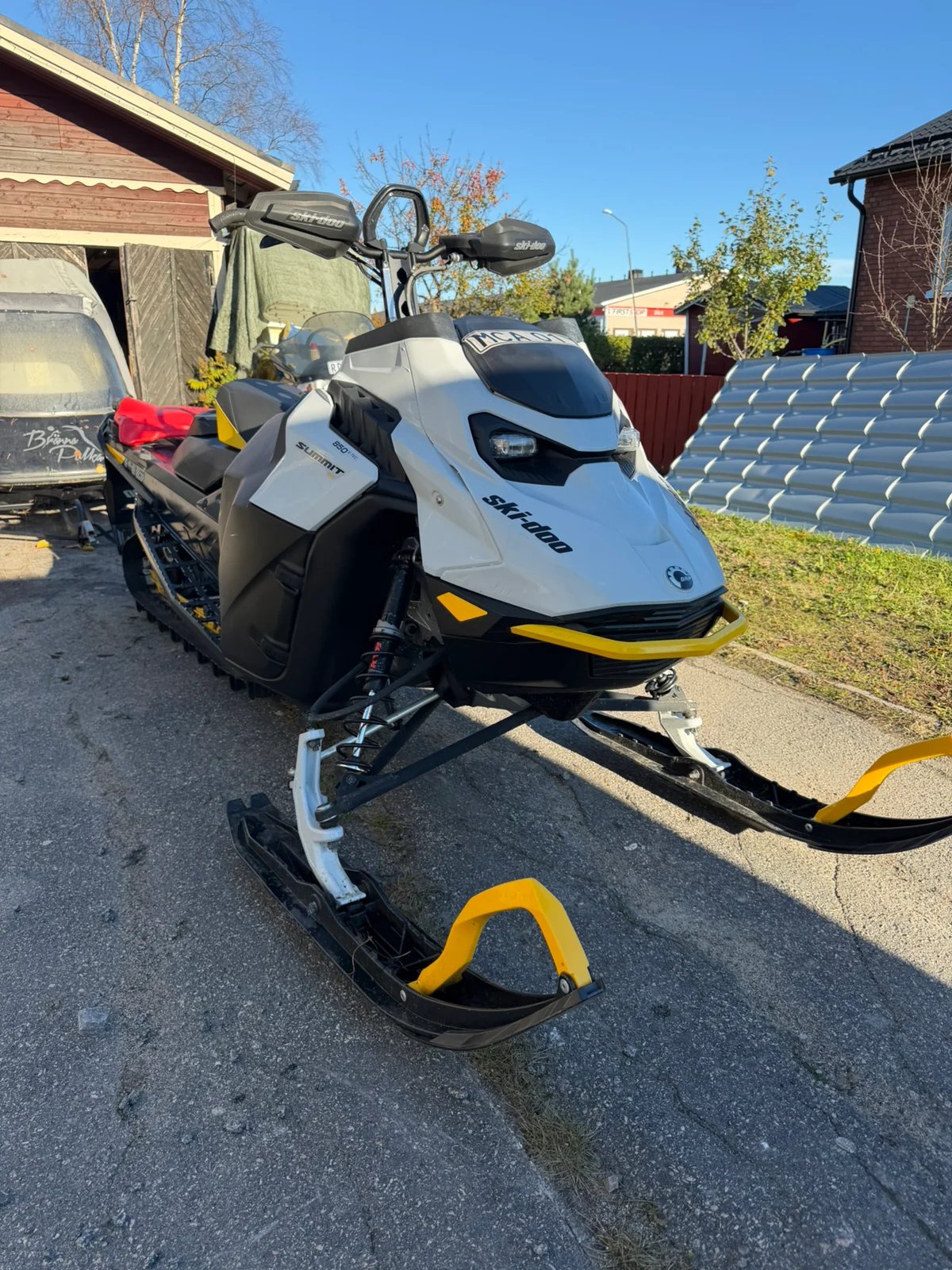 2023 Ski-Doo Summit SP 850 E-Tec 146