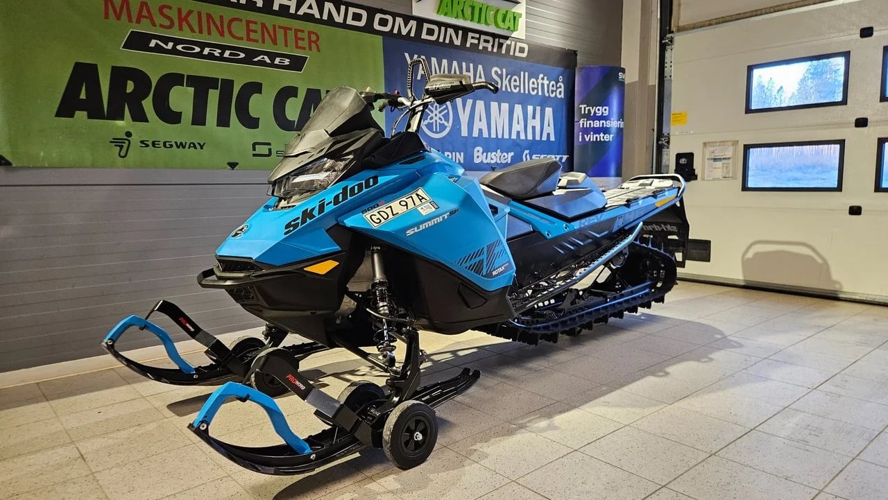 2020 Ski-Doo Summit SP 600R E-Tec 146