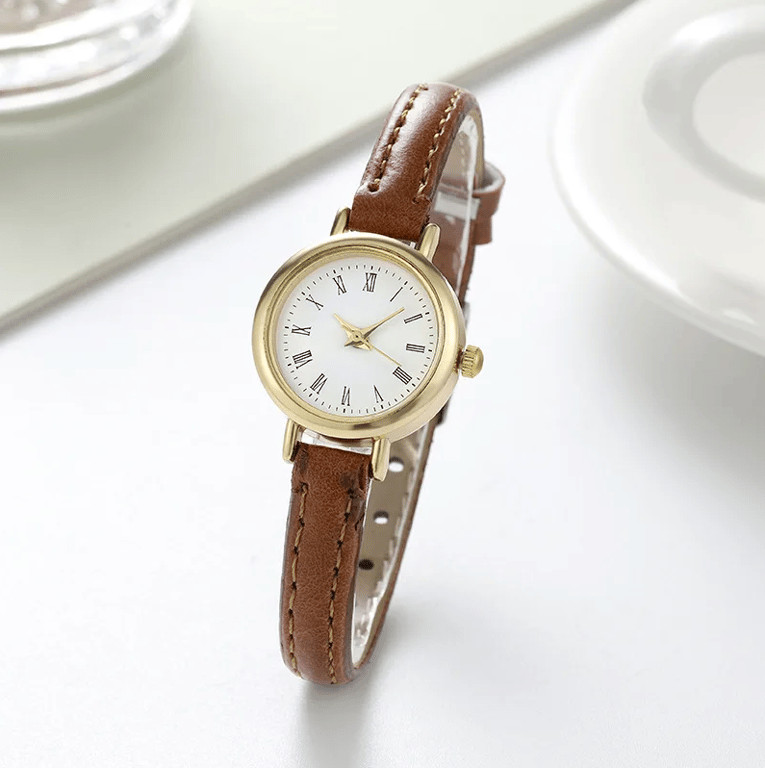 Simple Women Watch Luxury Design Leather Watch Ladies Quartz Wristwatch Women Small Round Dial Clock
