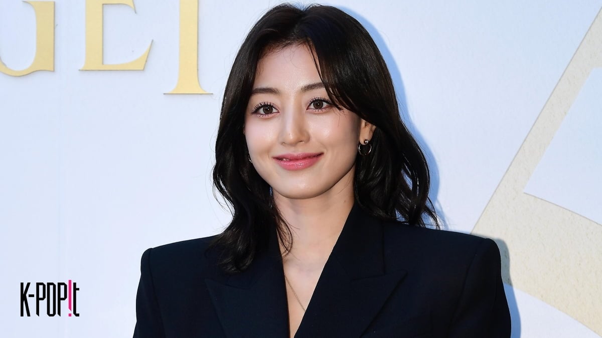 TWICE's Jihyo / KPOPIT DB