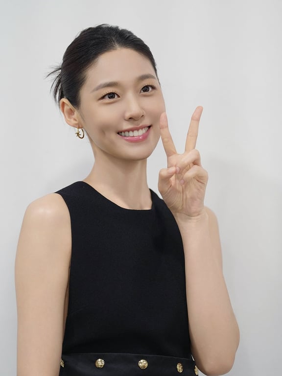 Kim Seol-hyun Commanded Jecheon Film Festival in Sleek Black Gown