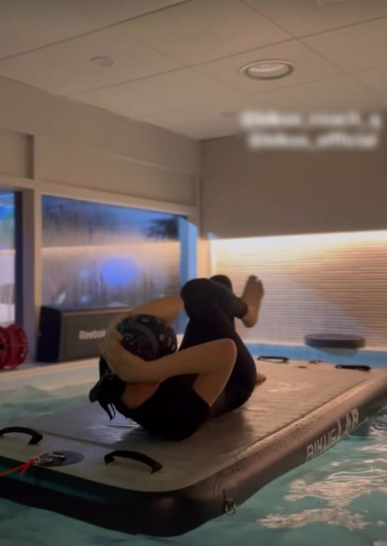 Kim Hye-soo, 56, Shares Balance-Testing Workout Videos