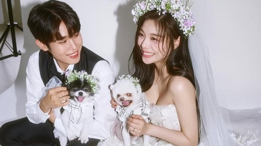 Singer Ailee and her husband, Choi Si-hoon's wedding photo / @aileeonline on Instagram