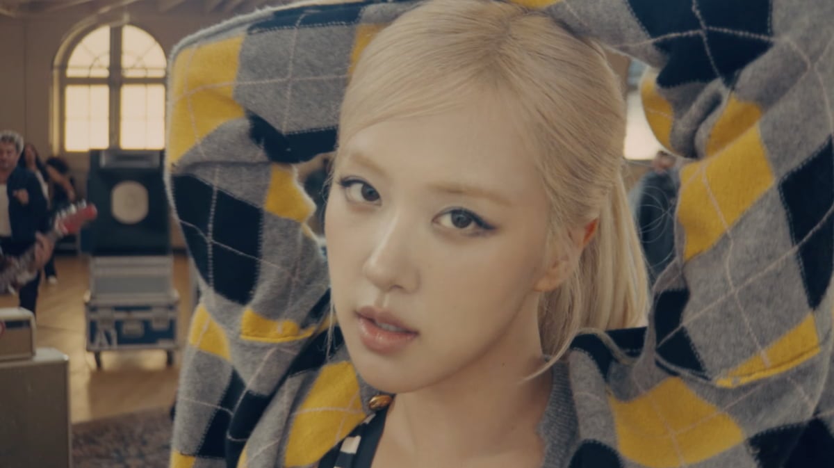 /ROSÉ "new trick" MV