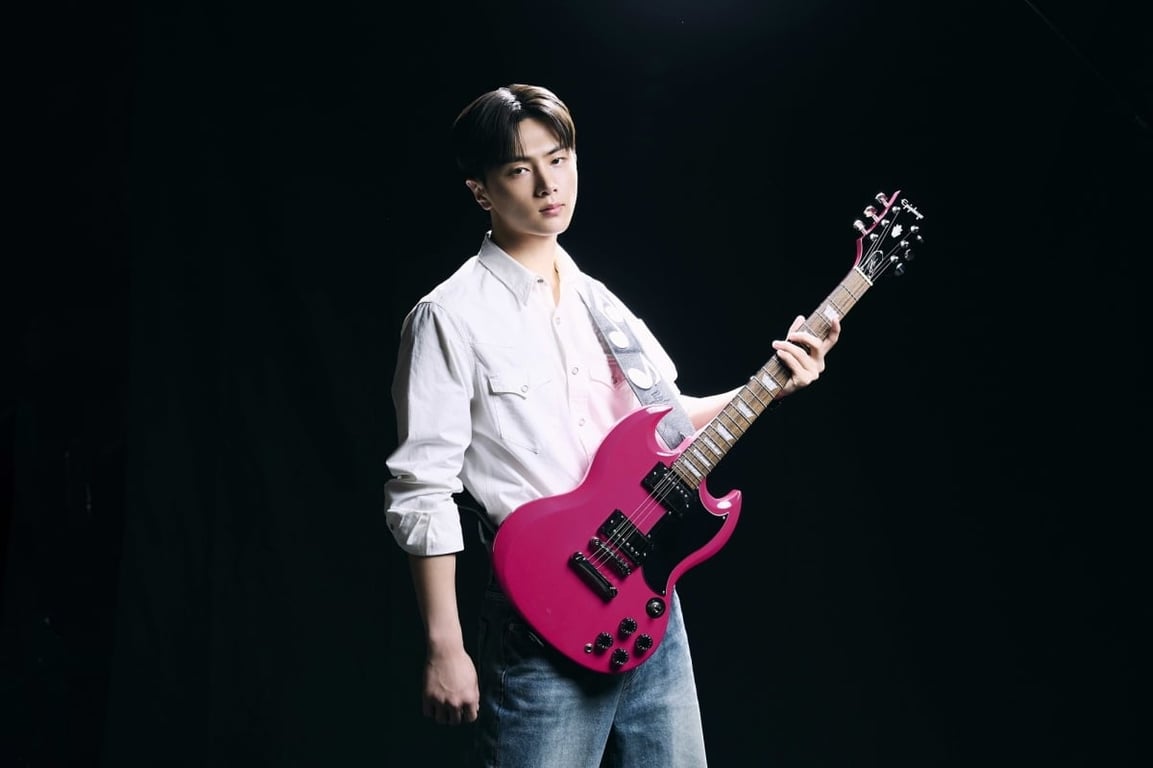 ENHYPEN's Jay Launches Signature Guitar with Epiphone/ Epiphone