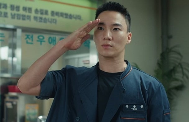 Lee Hong-nae on TVING Hit 'Chwisabyeong' and Why Process Beats Ratings