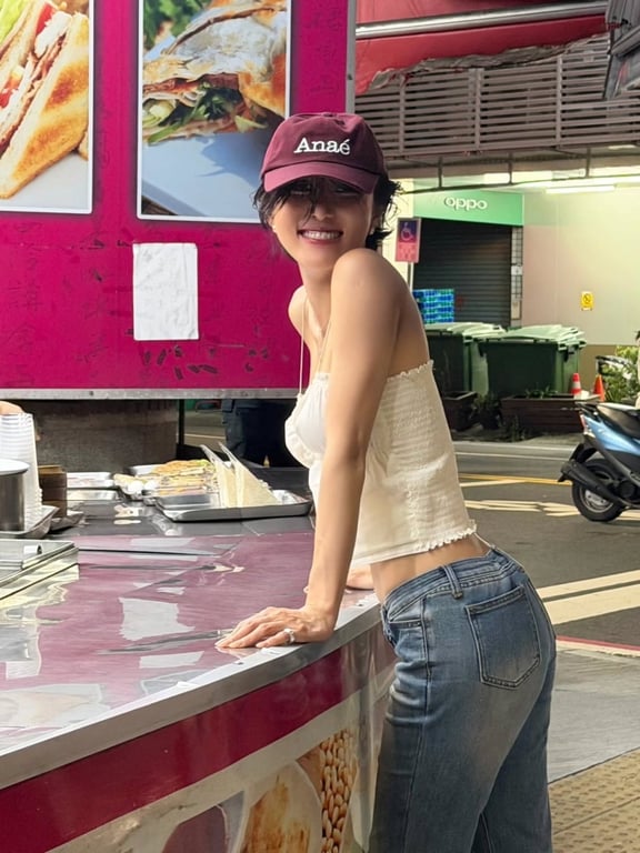 HWASA / SNS