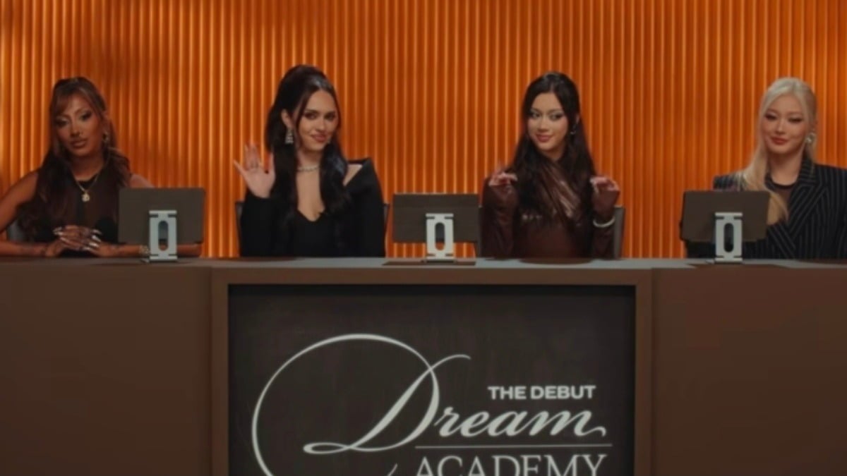 KATSEYE appears on "Saturday Night Live" / Captured from the official "Saturday Night Live" YouTube channel