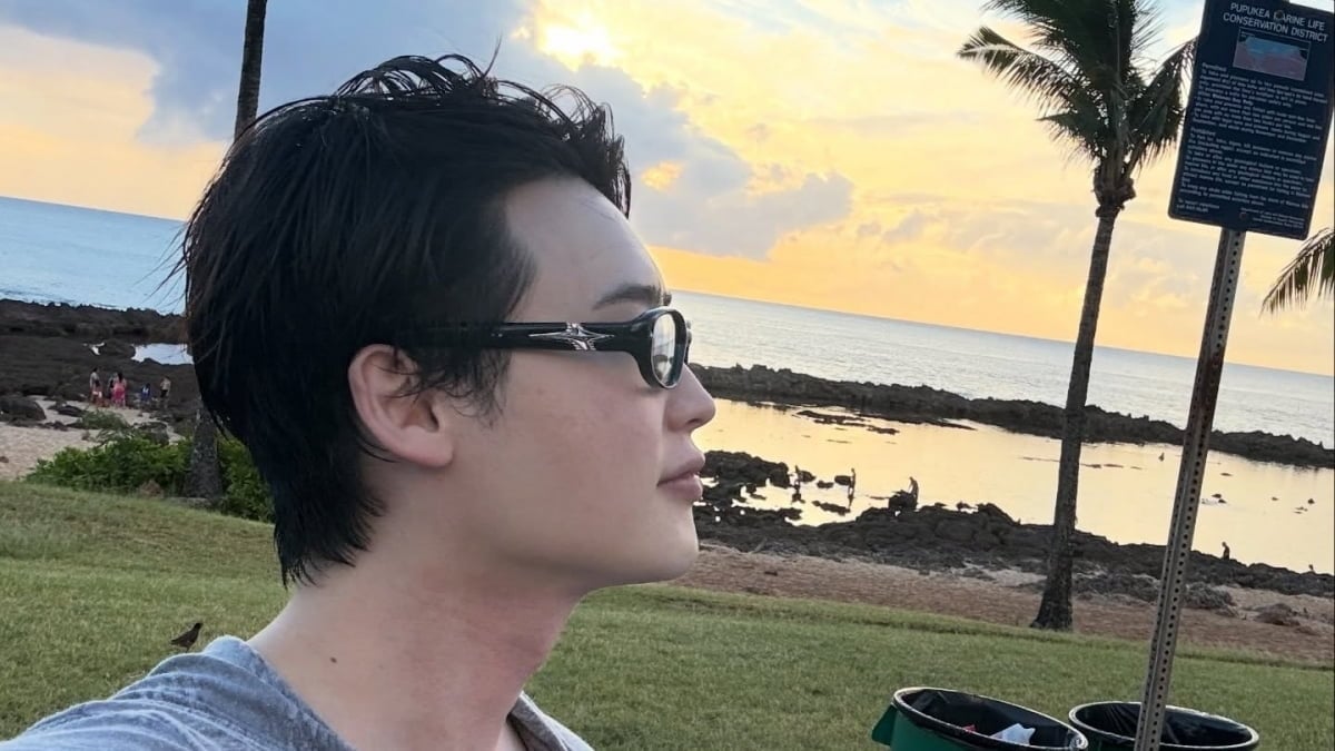 Lee Jong-suk and IU Update Fans Same Day Months After Breakup