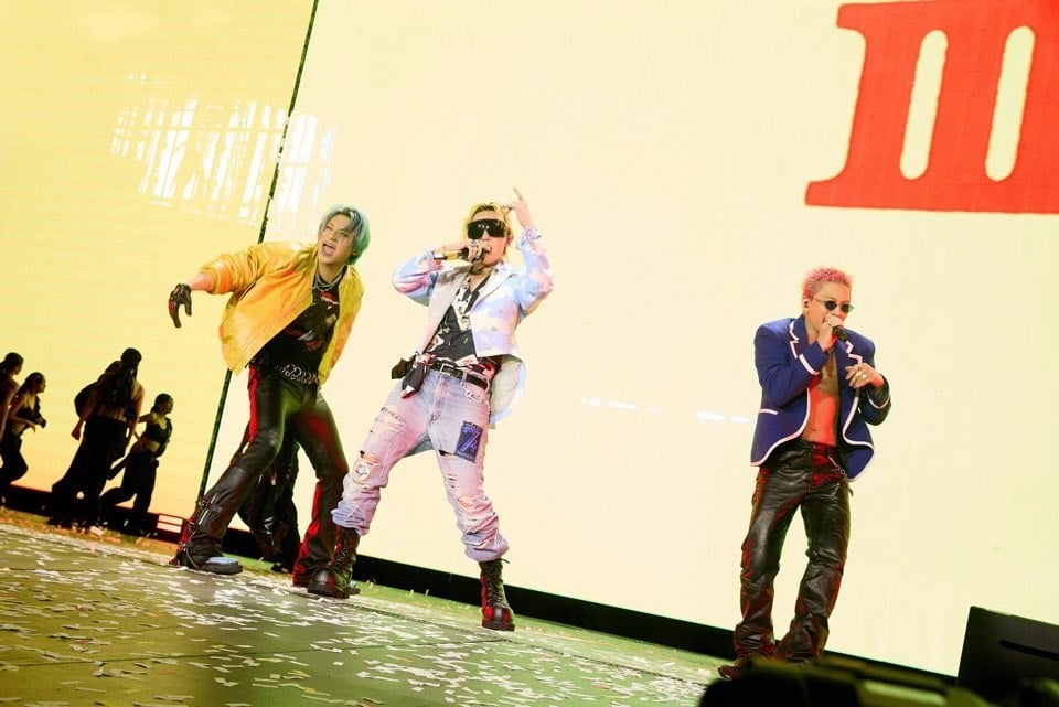 BIGBANG performs during its world tour in the United States / YG Entertainment