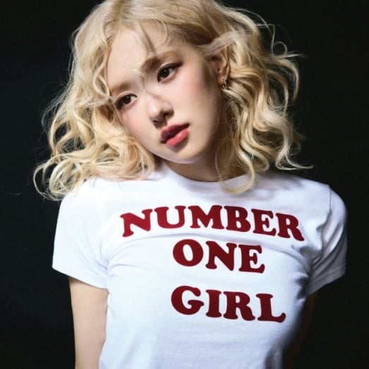 ROSE "Number One Girl" Photo / The Black Label