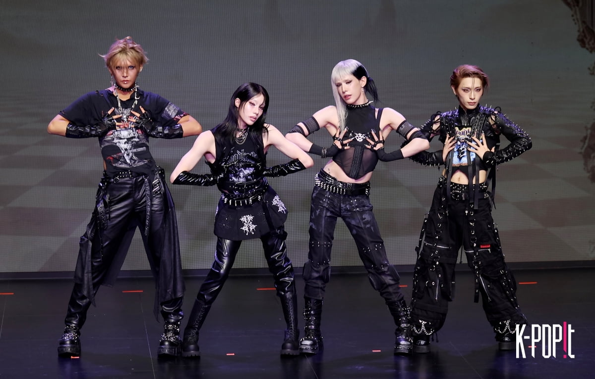 XLOV 2nd Mini Album Media Showcase / KPOPIT DB