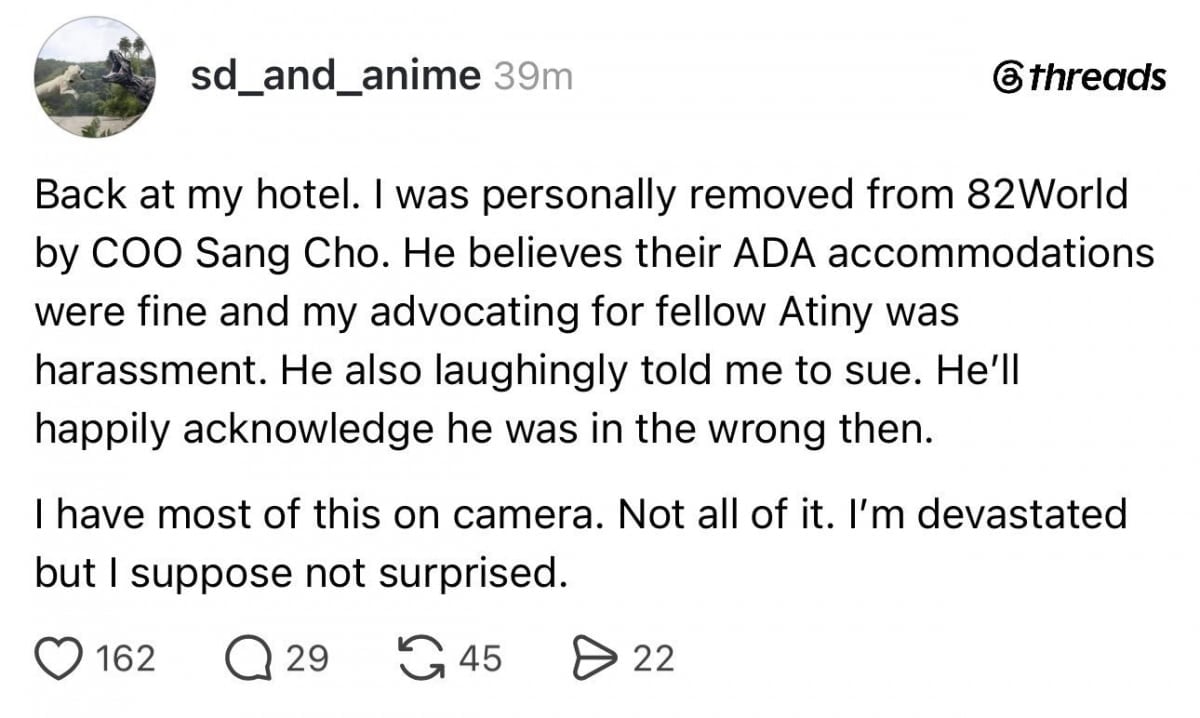 82WORLD: LA Fan Recounts of Experiences / Web Capture
