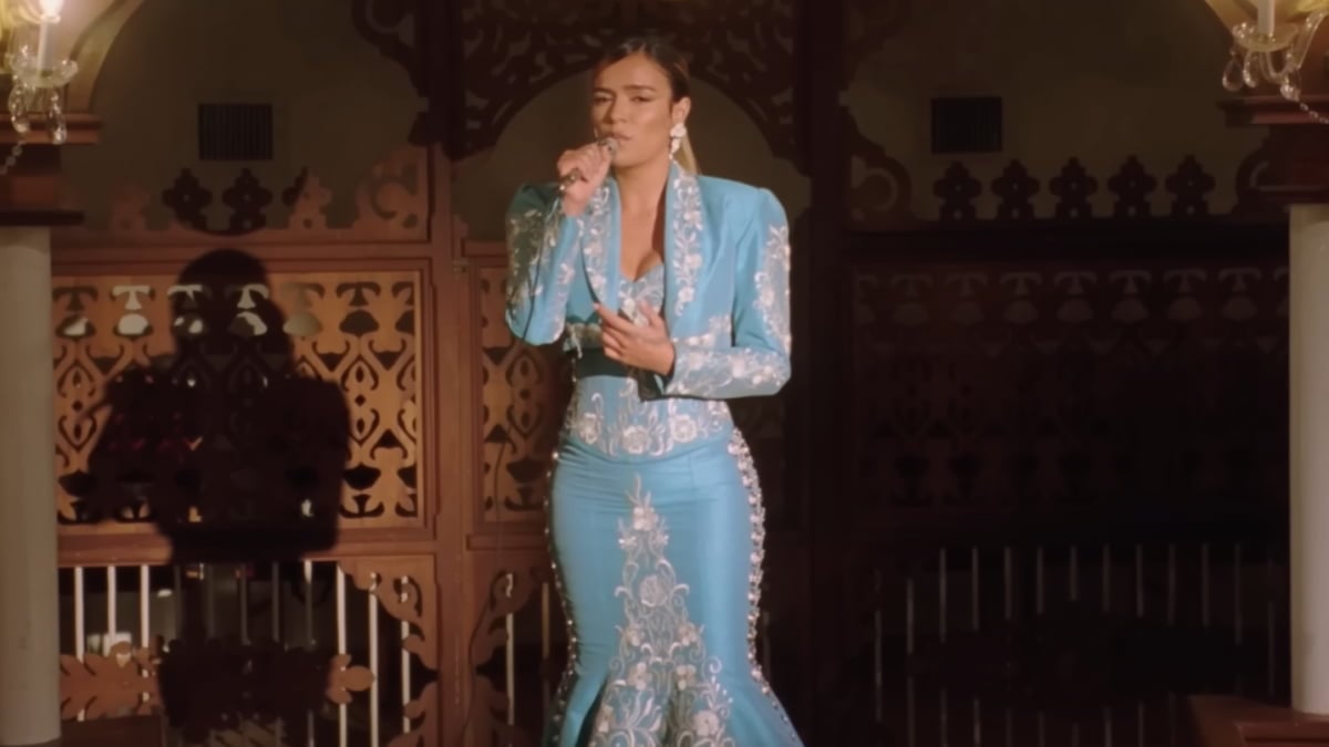 KAROL G 'Ese Hombre Es Malo' MV / Web Capture