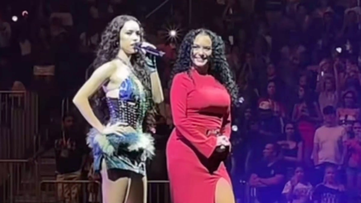 KATSEYE's Daniela and her mom / Captured from X