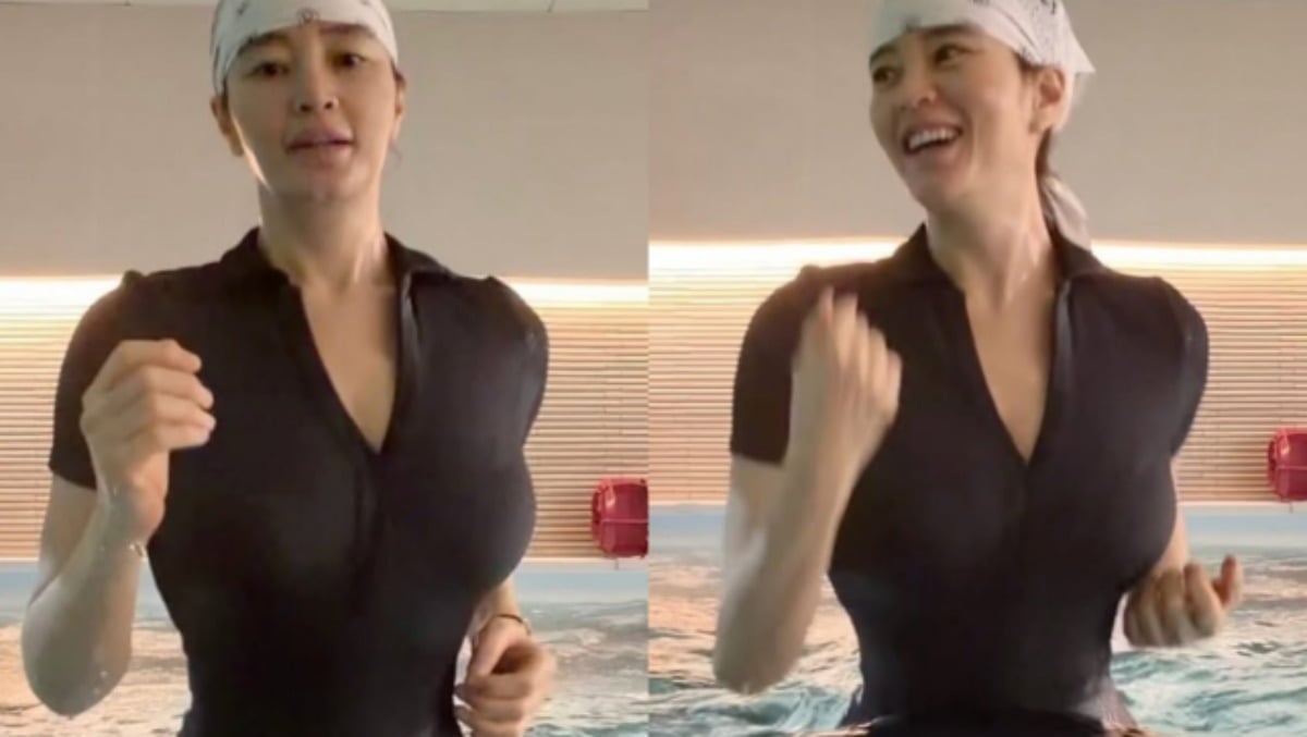 Kim Hye-soo Shows Off Toned Physique in Pool Workout Photo at 57