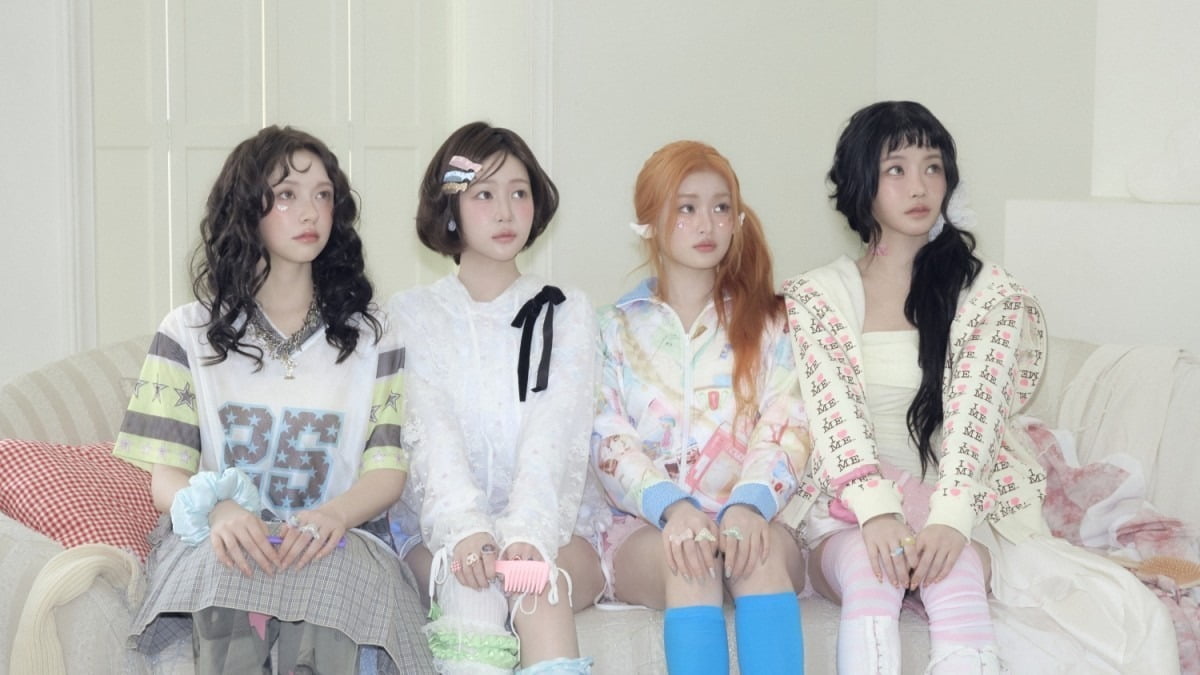 FIFTY FIFTY 4th mini album concept photo/ ATTRAKT
