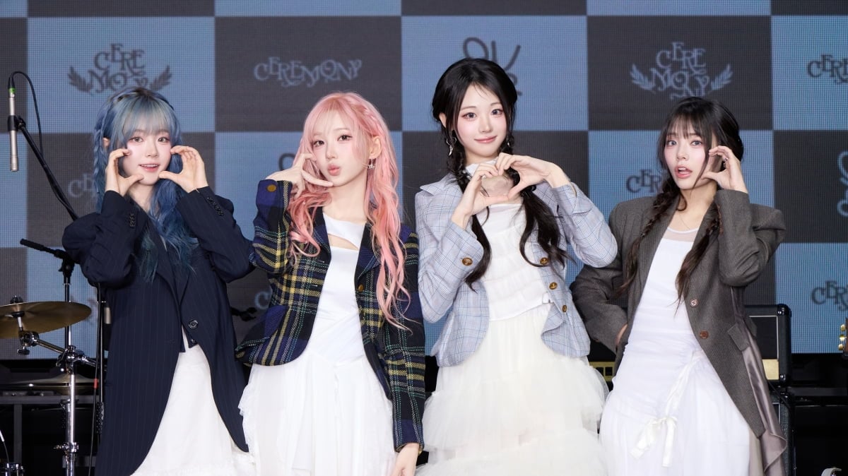 QWER Lets 27,000 Fans Choose Its New Title Track