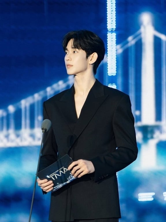 Kim Soo-hyun / SNS