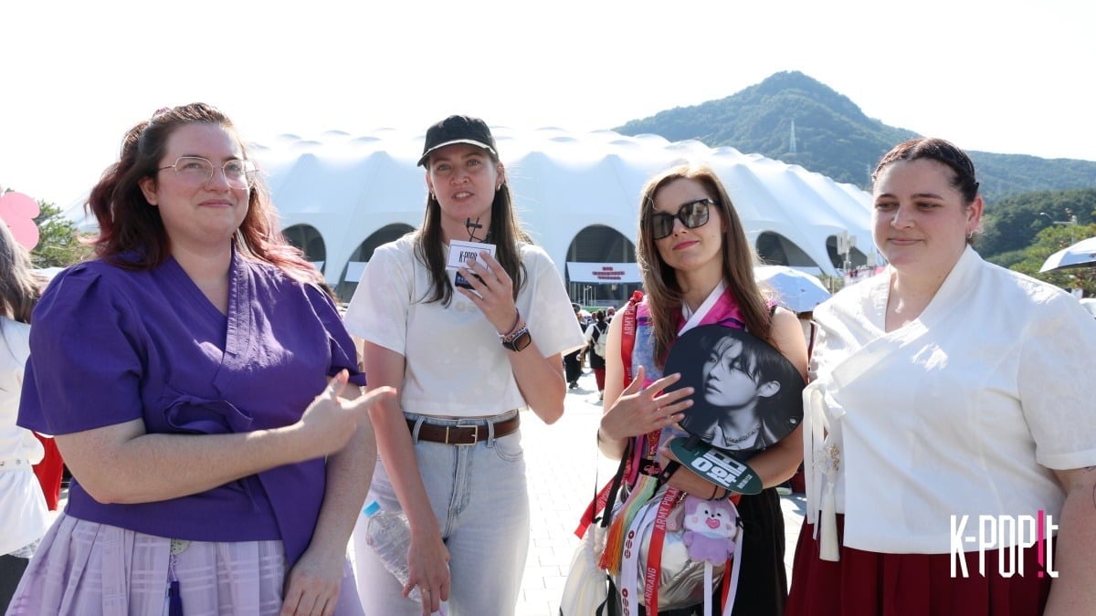 (From left) BTS fans Shandra, Catherine, Agata and Brook / K-POPIT