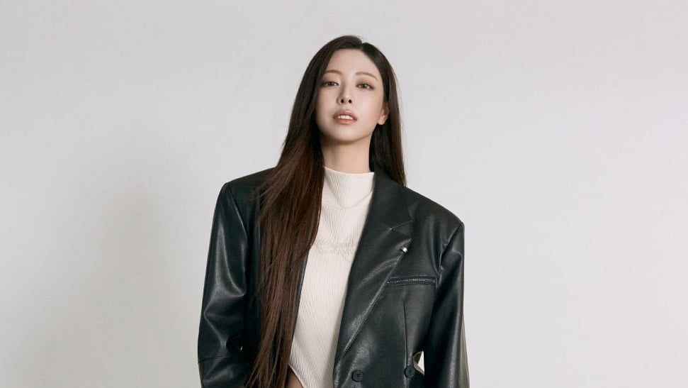 ITZY's Yuna for Trimmingbird
