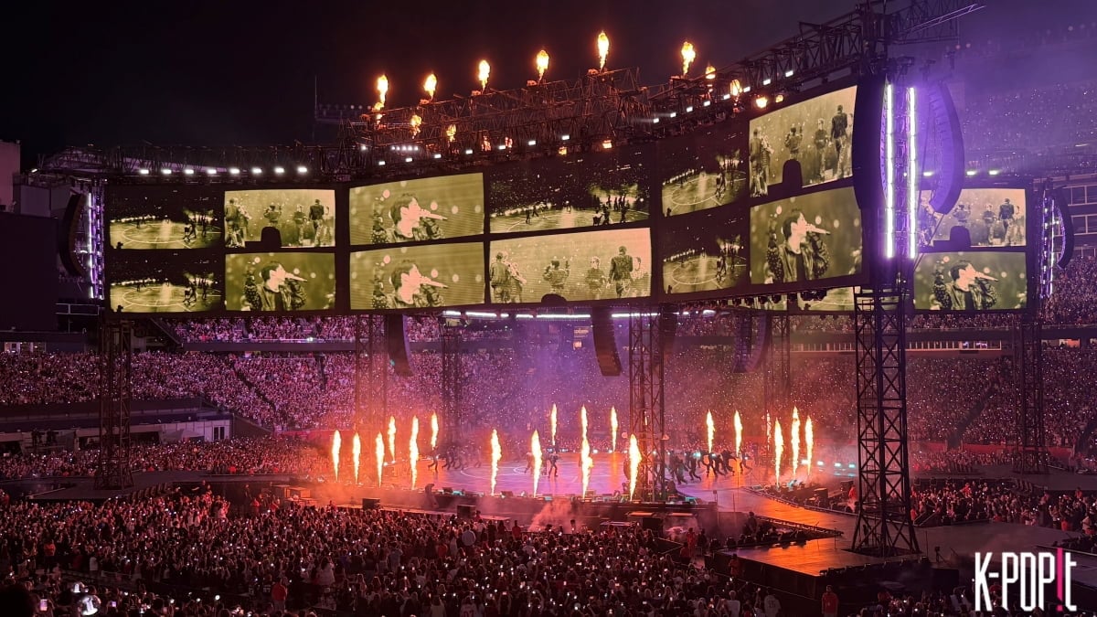 [FOXBOROUGH]"BÁSTON, HOW YOU DOIN'?!" BTS Finds One of Its Loudest Crowds Yet at Gillette Stadium