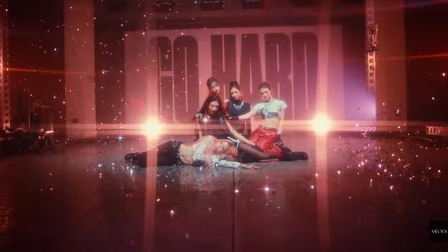 MEOVV 'GO HARD' Performance Video / THEBLACKLABEL