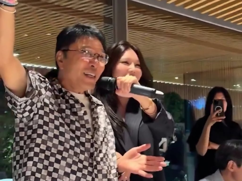 Lee Soo-man, founder and former executive producer of SM Entertainment, and Girls' Generation's Sooyoung / Screenshot from X