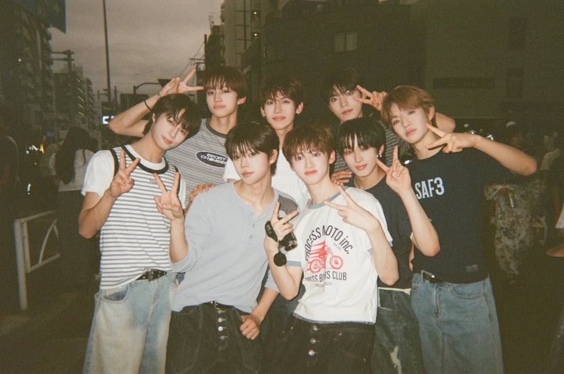 YUHZ Connects the Stars for First EP "B" Five Months After Debut
