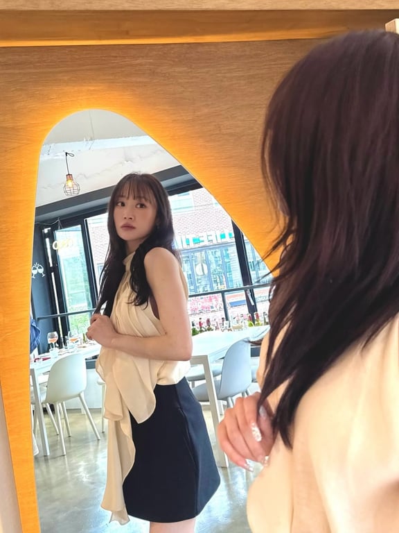 KARA's Nicole Jung Trades Bubbly Image for Refined Look in Latest Update
