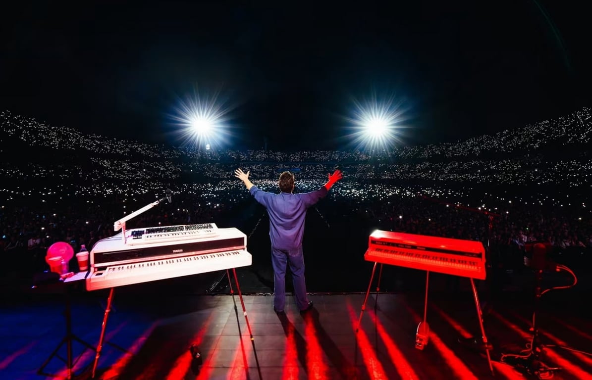 /Popstar Charlie Puth's official instagram @charlieputh