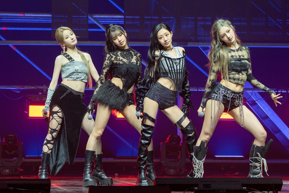 KISS OF LIFE Eyes Summer Queen Crown With New Single 'SWEAT'