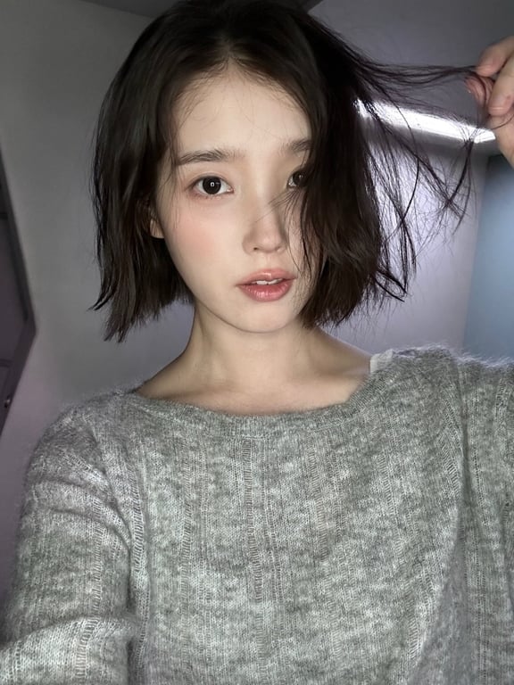 Singer and actress IU / @dlwlrma on Instagram