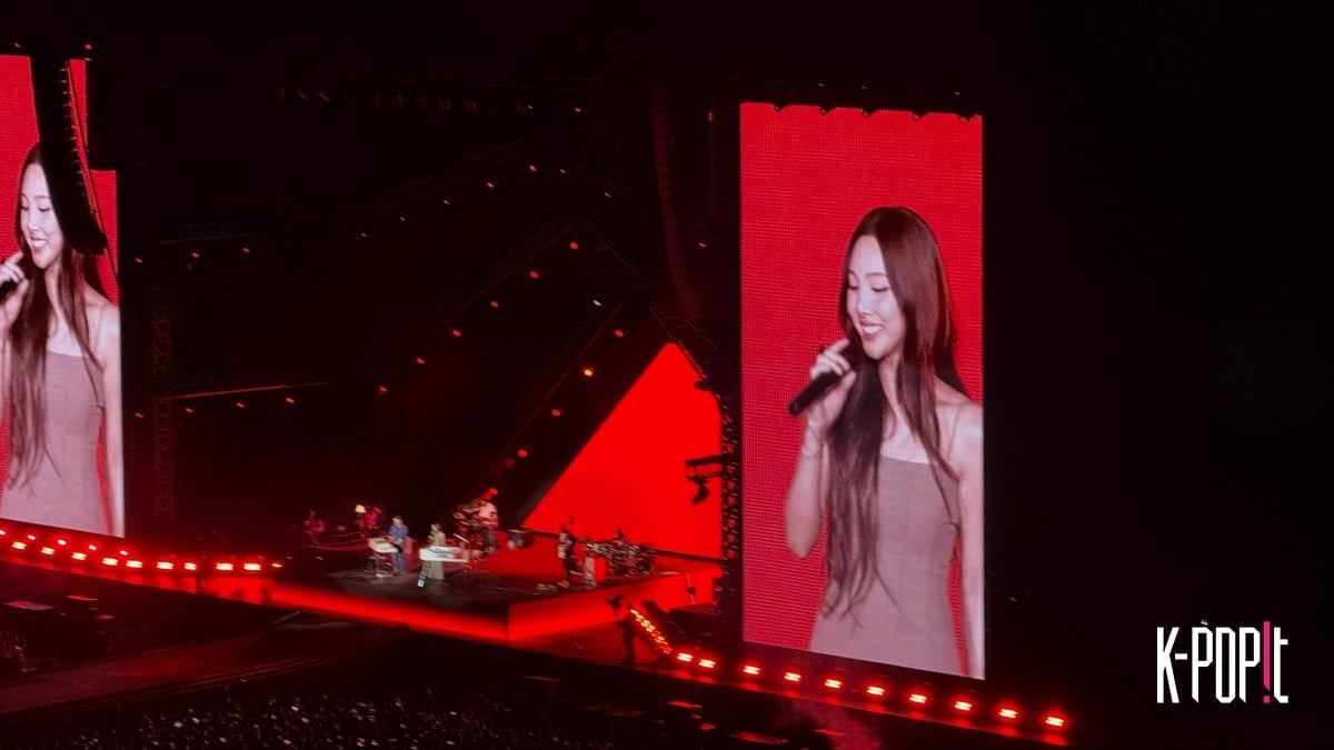TWICE's Nayeon made a surprise appearance at Charlie Puth's Seoul-area concert, joining the American pop star onstage for one of his biggest hits. /K-POPIT