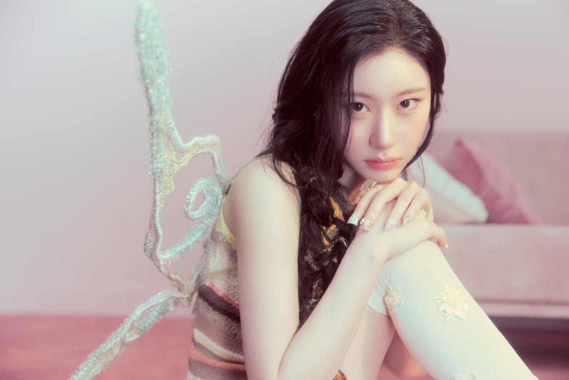 ITZY's Chaeryeong Teases Solo Debut "Lovesick" With Dating Show-Inspired Content