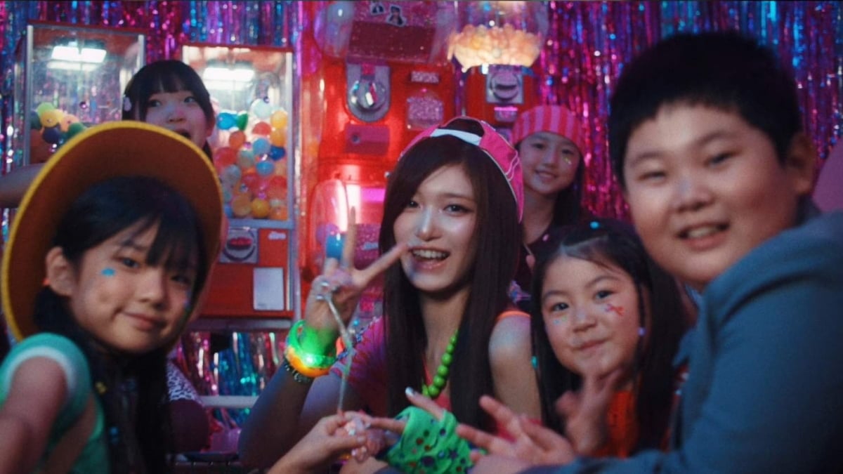 IVE B-Side Film For 'CRUMBS' / Starship Entertainment