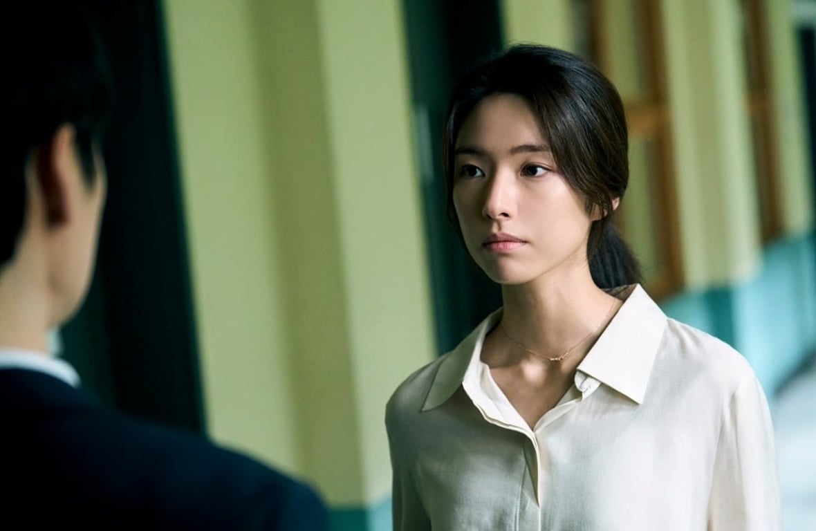 Actress Ha Young Anchors Netflix's No. 1 Global Hit 'Hot Blooded Teacher'