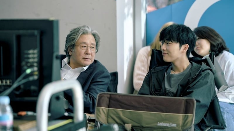 Notes from the Last Row / Netflix