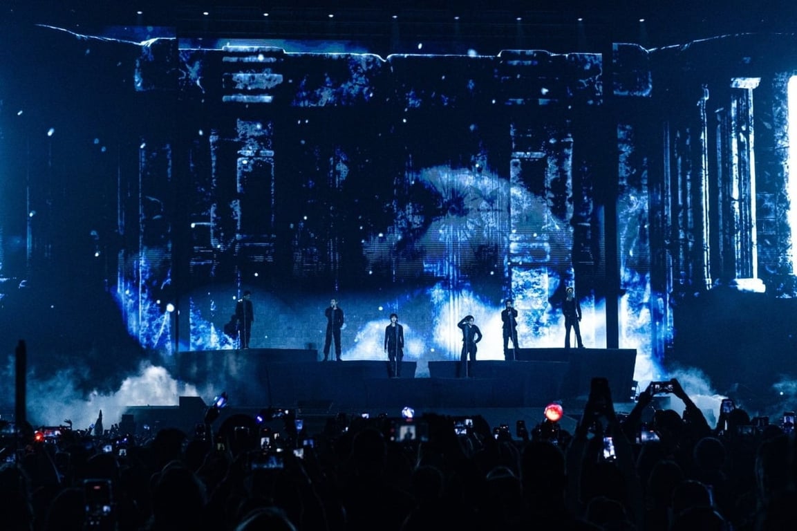 ENHYPEN performs during its "BLOOD SAGA" world tour / BELIFT LAB
