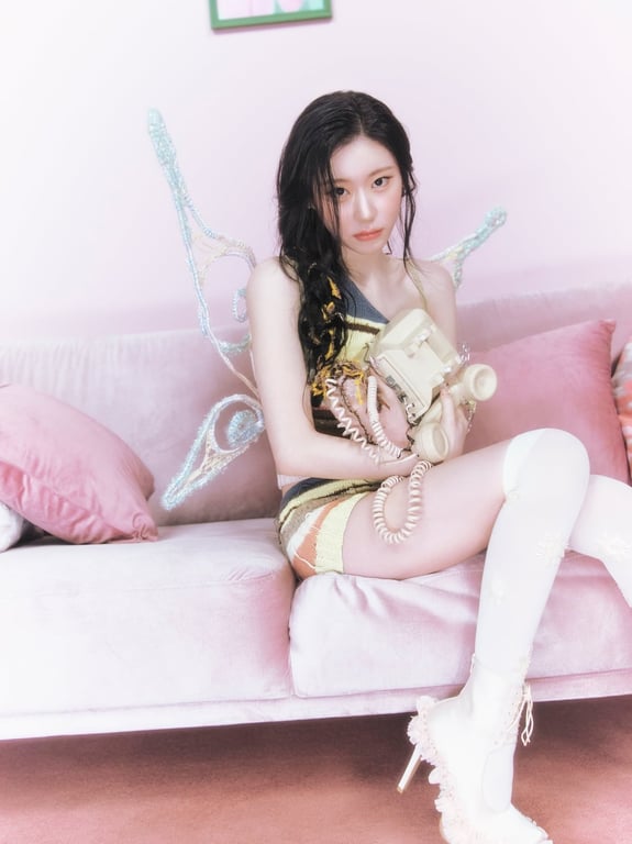 ITZY Chaeryeong 'Lovesick' Conept Picture / JYP Entertainment
