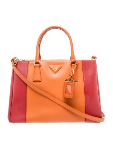 Saffiano Leather Galleria Double Zip Small