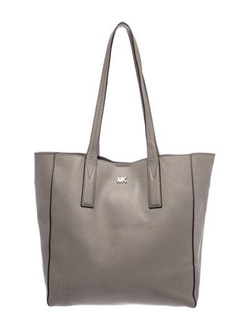 Signature Tote