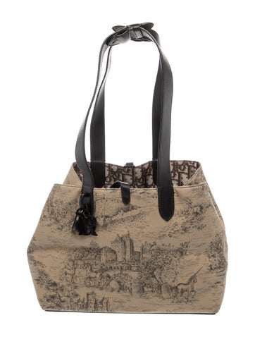 Canvas Toujours Medium 2024