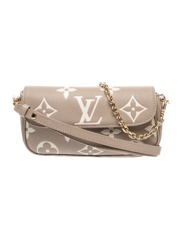 Monogram Giant Ivy Wallet on Chain