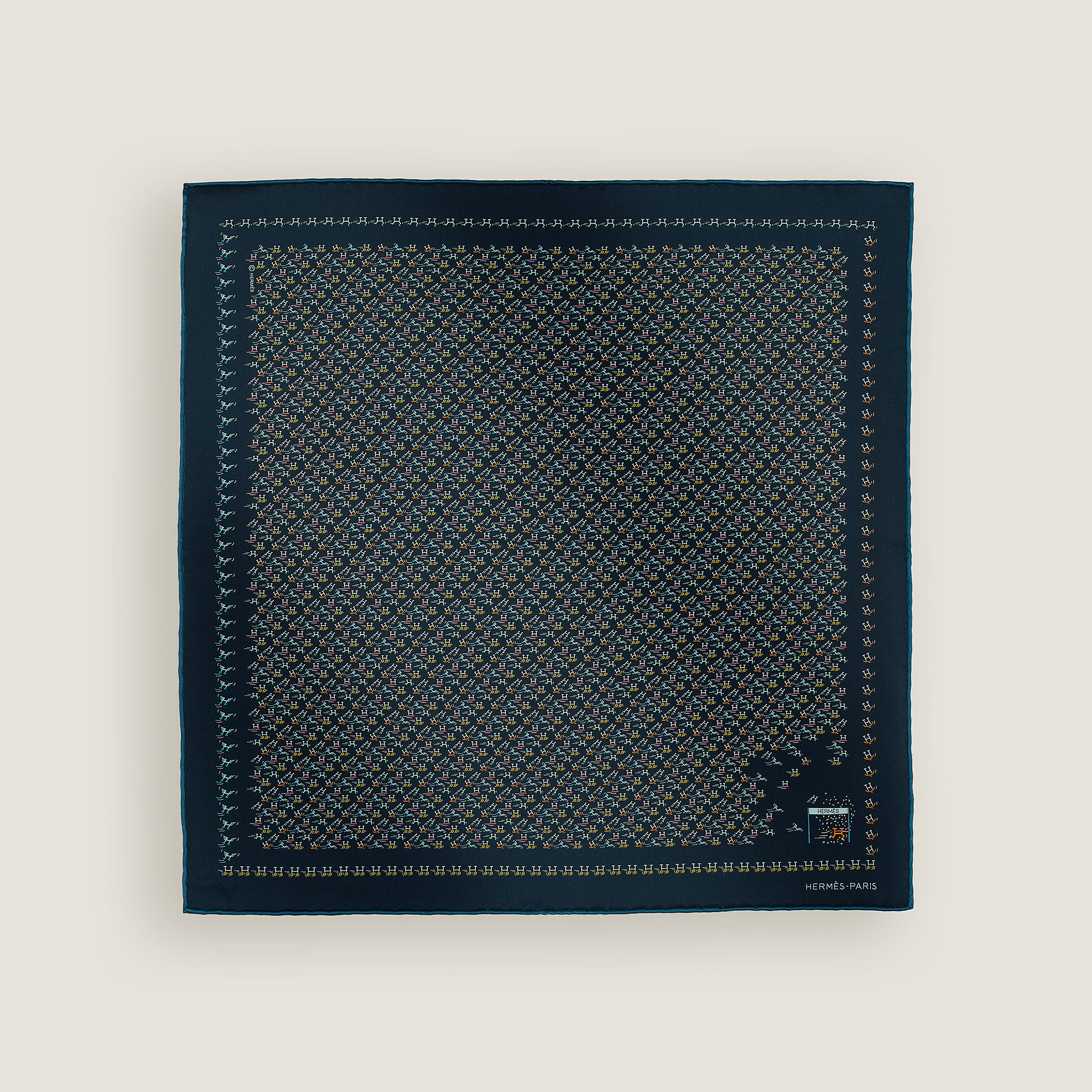H en Mouvement pocket square 45