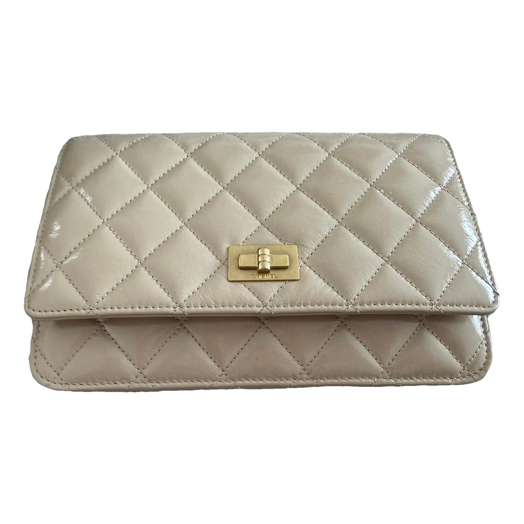 Wallet On Chain 2.55 patent leather crossbody bag
