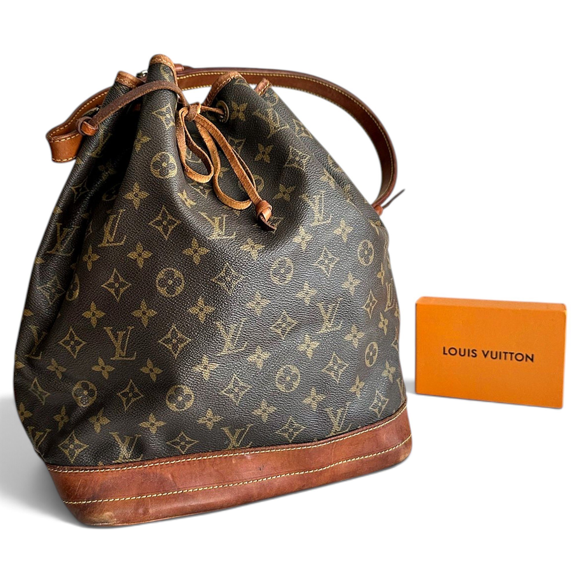 Noé leather handbag
